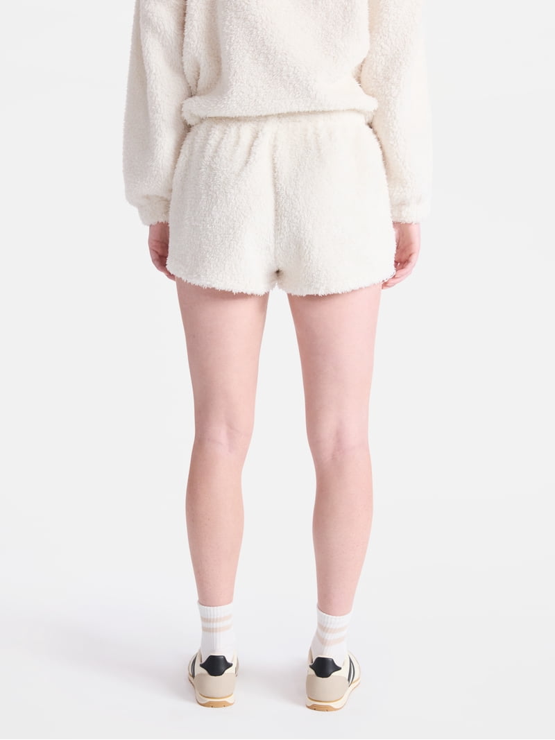 No Boundaries Plush Short, Women's Plus - Walmart.com
