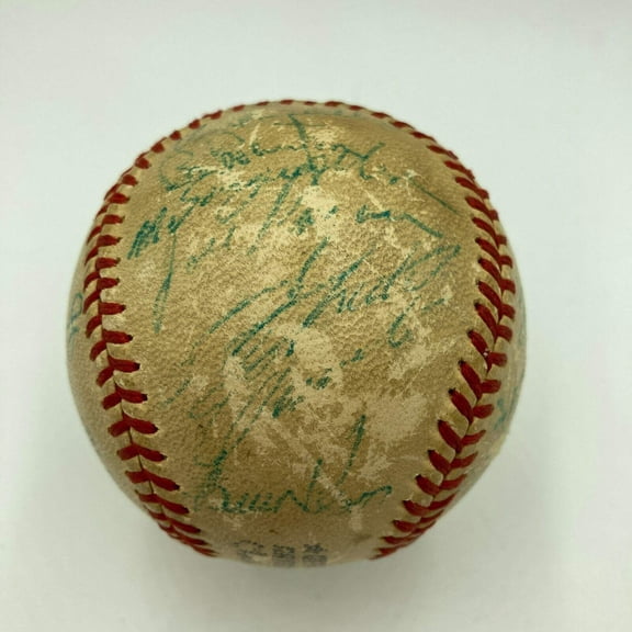 Roberto Clemente 1972 Final Season Pittsburgh Pirates Team Signed Baseball BAS