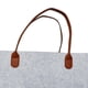 thumbnail image 2 of Cesta de escalera de fieltro con asas para escaleras de madera gris claro, 2 of 2