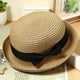 thumbnail image 4 of Sombrero de paja con ala ancha enrollable y lazo para mujer y niña, estilo bombín para playa (café claro), 4 of 8