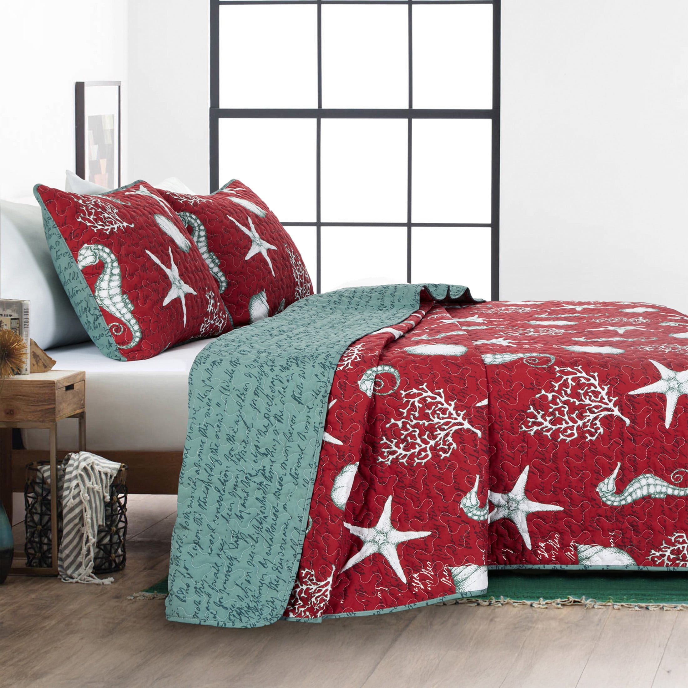 Videri Home Christmas Style Lightweight Microfiber Quilt Set, Soft & Breathable Bedspread, All Season Use, Machine Washable (Red, Full/Queen)