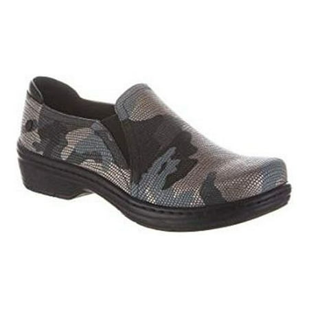 

Klogs Footwear Women s Moxy Shoe BLUE CAMO