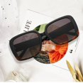 thumbnail image 2 of HAHDAXIA Lunettes de Soleil à Monture Carrée Surdimensionnées pour Femmes, Teintes Rétro Tendance, Protection UV400, 2 of 7