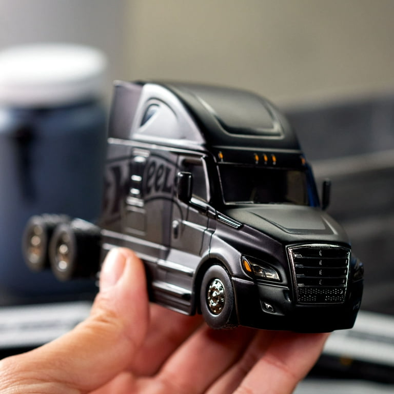 Hot Wheels Elite 64 Freightliner Cascadia - Hot Wheels