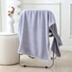 thumbnail image 1 of Toalla de baño de terciopelo con estampado de tiras, grande, absorbente, de secado rápido, para adultos, suave y afelpada, ideal para el hogar, spa y playa. Aestivo | Gris | AESTIVO, 1 of 6