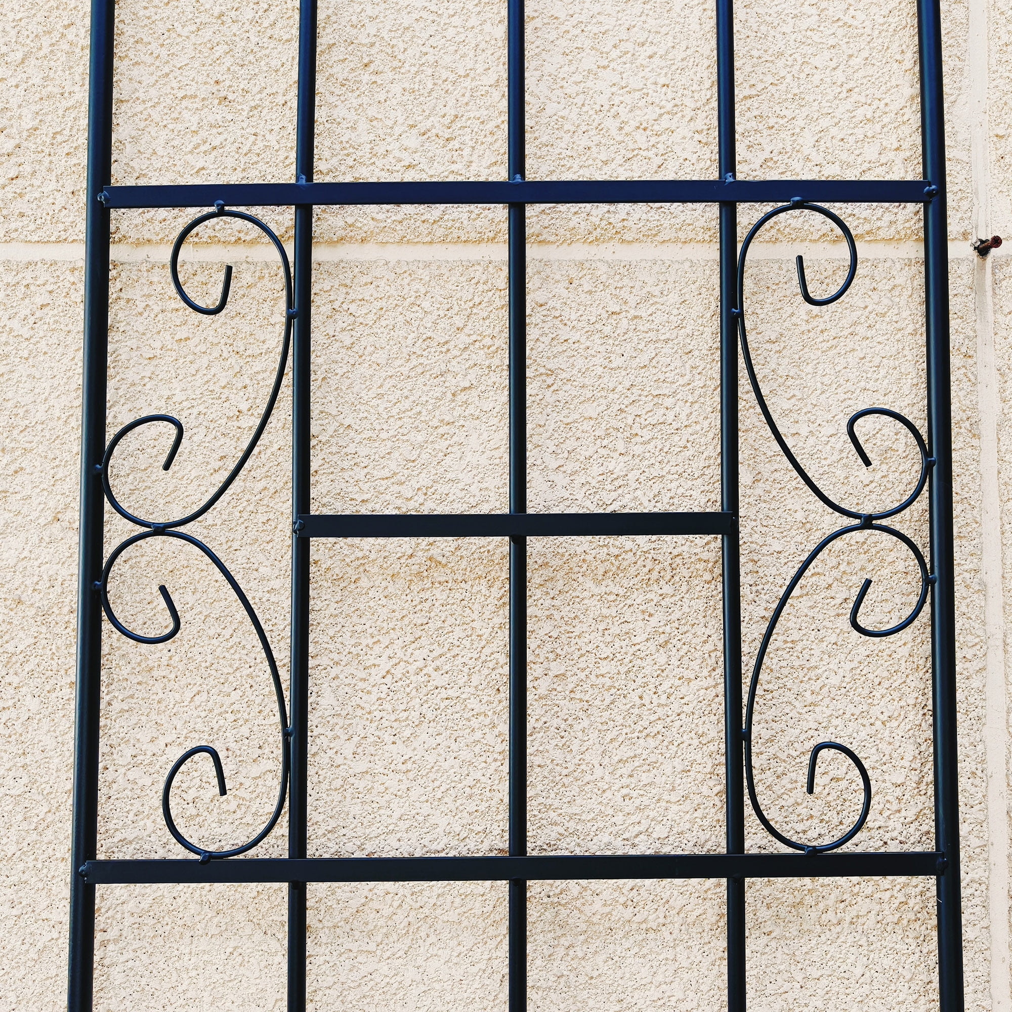 Yoneston 4 Pack 86.7"x19.7" Metal Garden Trellis, Decorative Arched Trellis for Climbing Plants, Metal Coating Anti-Rust and Sturdy for outdoor, Black