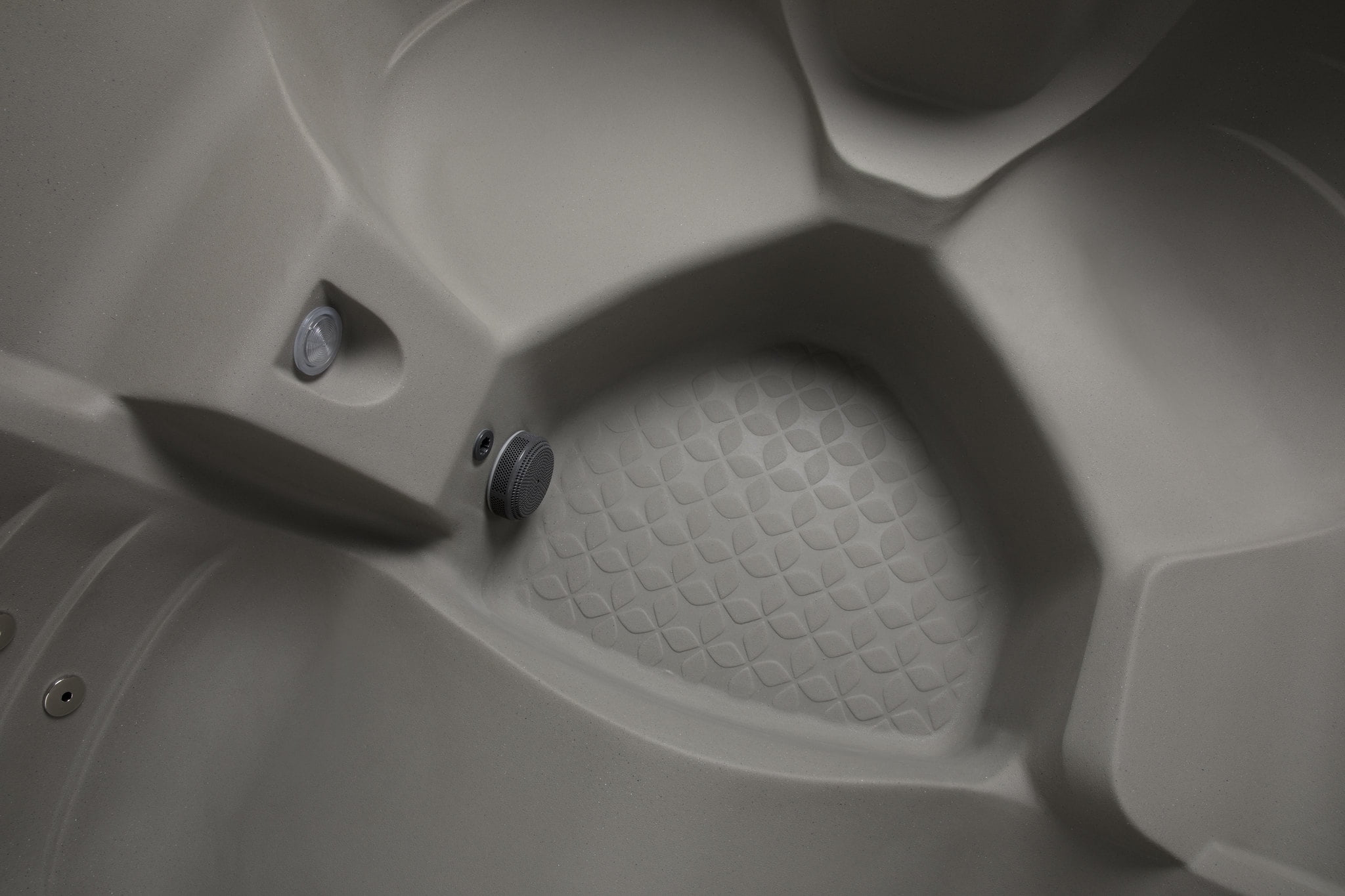 All New 2025 HydroLuxe MAUI LOUNGER Taupe/Brown Hot Tub - 5-person, 26 Jets, Convertible 110v/220v