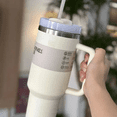 thumbnail image 2 of Vaso térmico Stanley de acero inoxidable 887 ml con pajita de 30 oz, 2 of 10