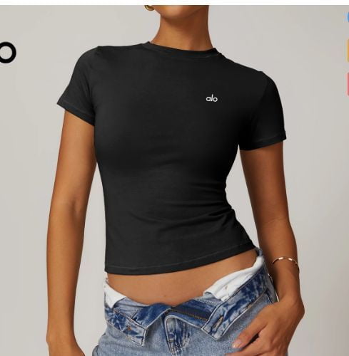 alo ALOSOFT クロップド Tシャツ 黒 Cropped All Day Short Sleeve - Black | ALO