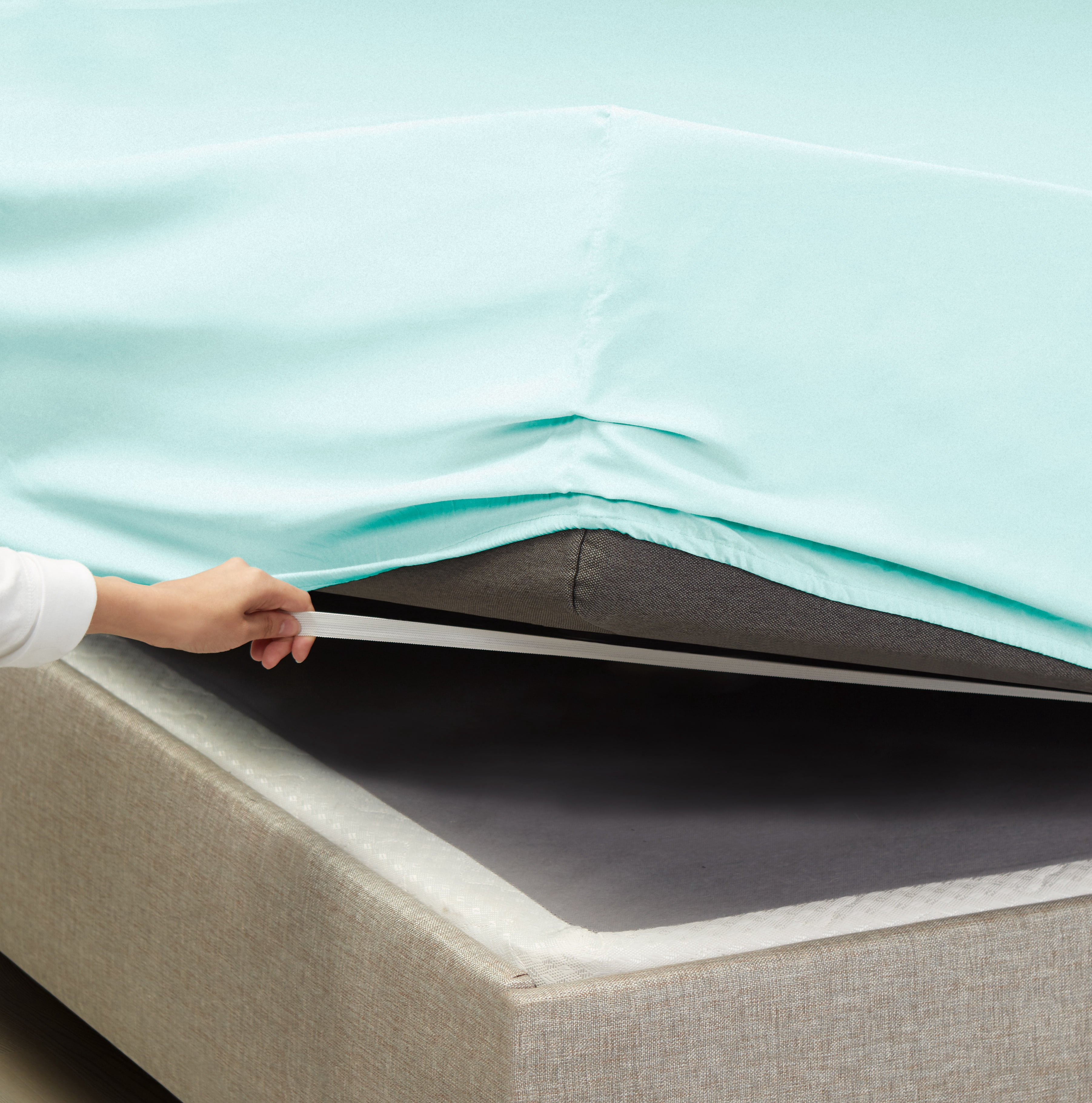Hearth & Harbor Deep Pocket 4 Piece Solid Bed Sheet Set, 1800 Thread Count Microfiber Sheets, Full, Light Baby Blue