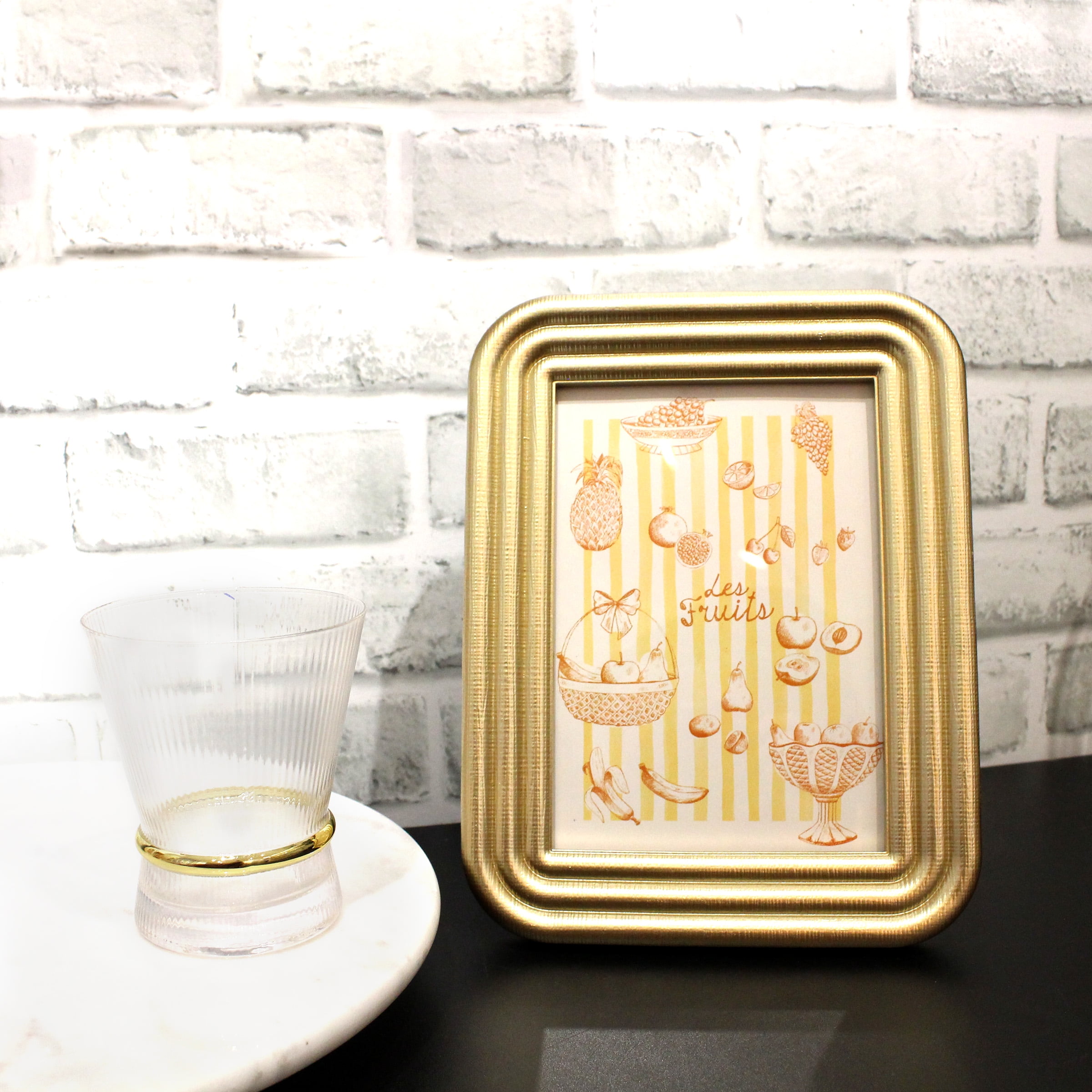 OneDesign Home 5"x7" Gold Ribbed Tabletop Resin Picture Frame