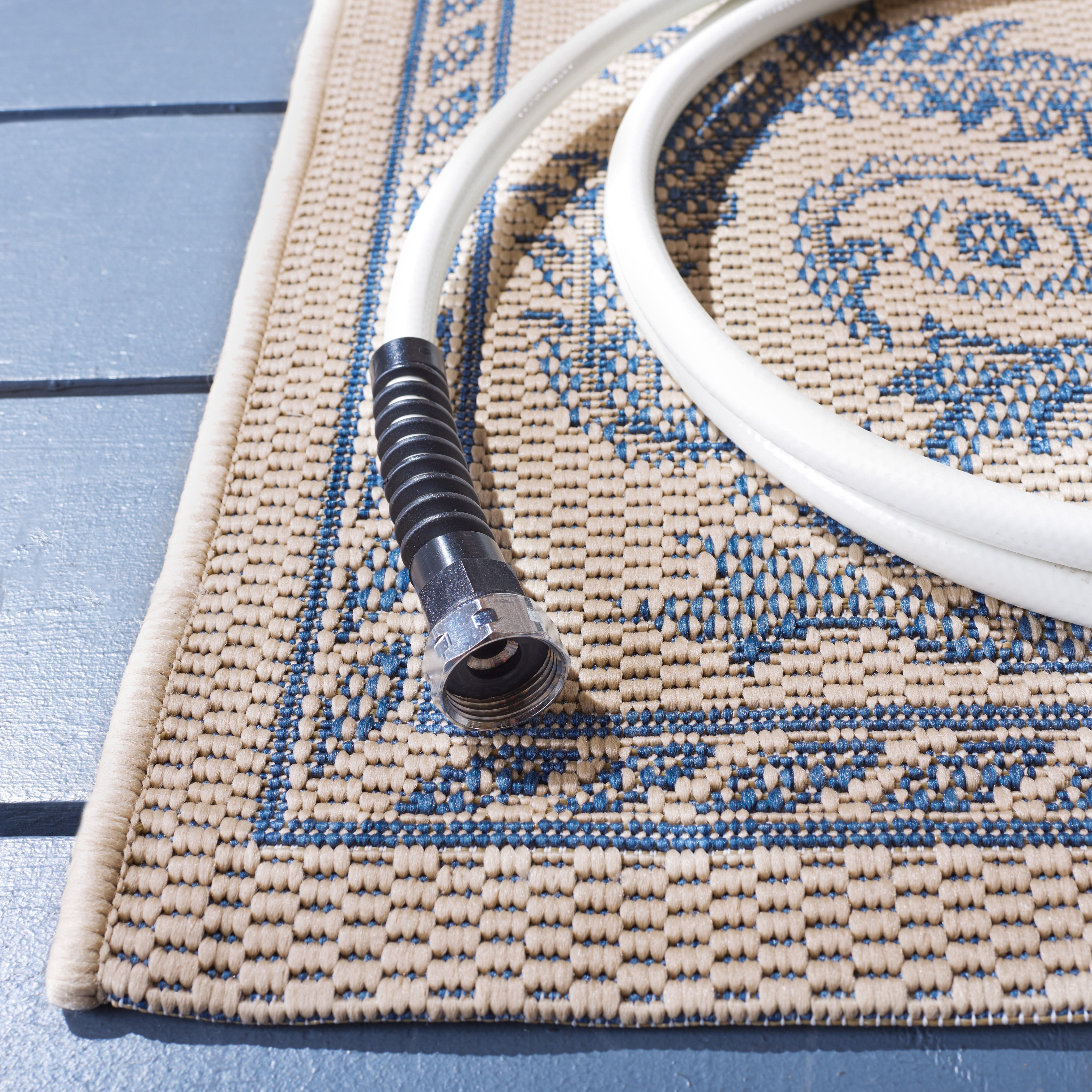 Safavieh Courtyard Erin Bordered Indoor/Outdoor Area Rug, Natural/Blue, 5'3" x 7'7"