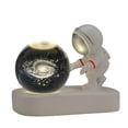 thumbnail image 2 of Bola de cristal tallada con luz de noche con forma de astronauta y base luminosa para estudiantes y amigos, 2 of 6