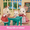 thumbnail image 3 of Pizzéria du village de Calico Critters, ensemble de jeu pour maison de poupée à collectionner avec meubles et accessoires inclus, 3 of 8