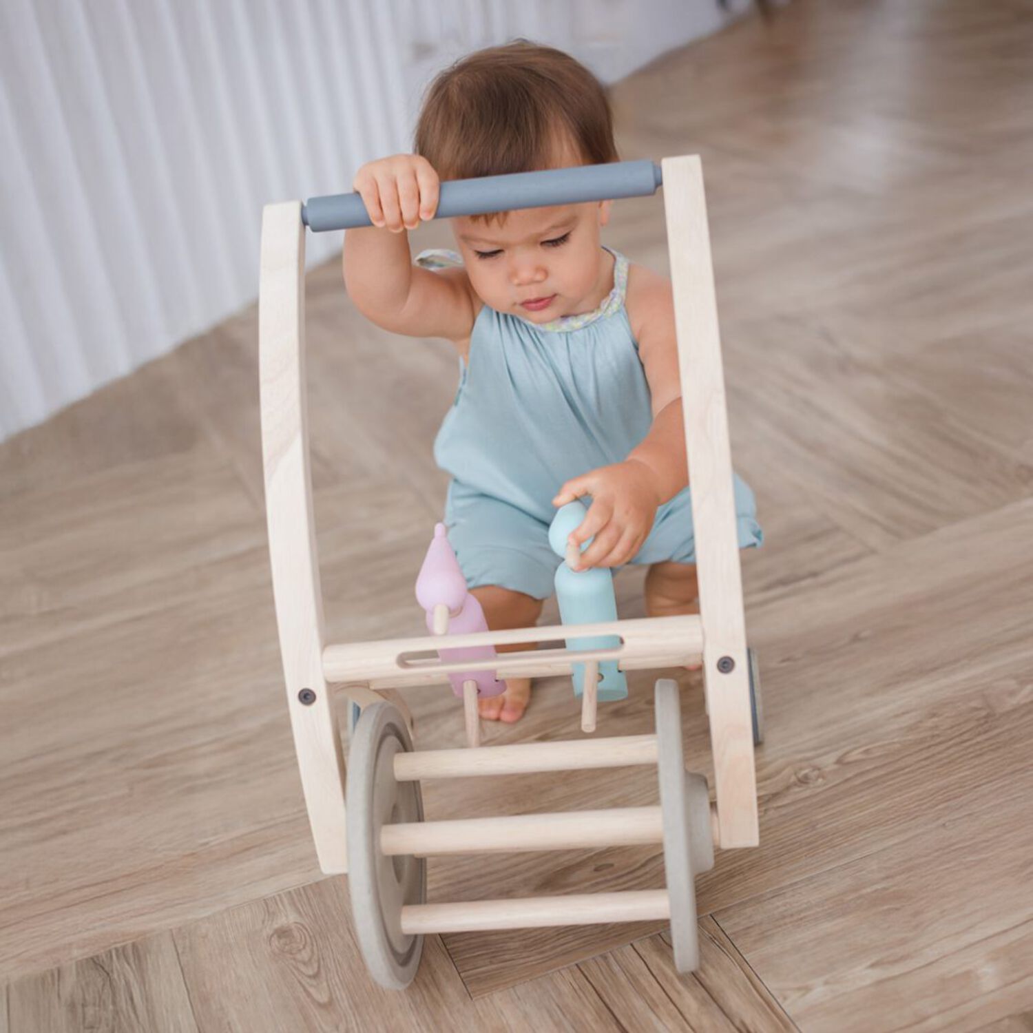 PlanToys® Woodpecker Walker Wooden Montessori Push and Gross Motor Development Toy | Balance, Coordination and Cause & Effect Early Learning Activity | Eco Friendly Walking Support Toy
