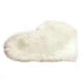 thumbnail image 1 of Alfombra de piel de oveja sintética súper suave y peluda con forma de corazón, para mesita de noche, alfombra para el suelo y la puerta Blanco, 1 of 4