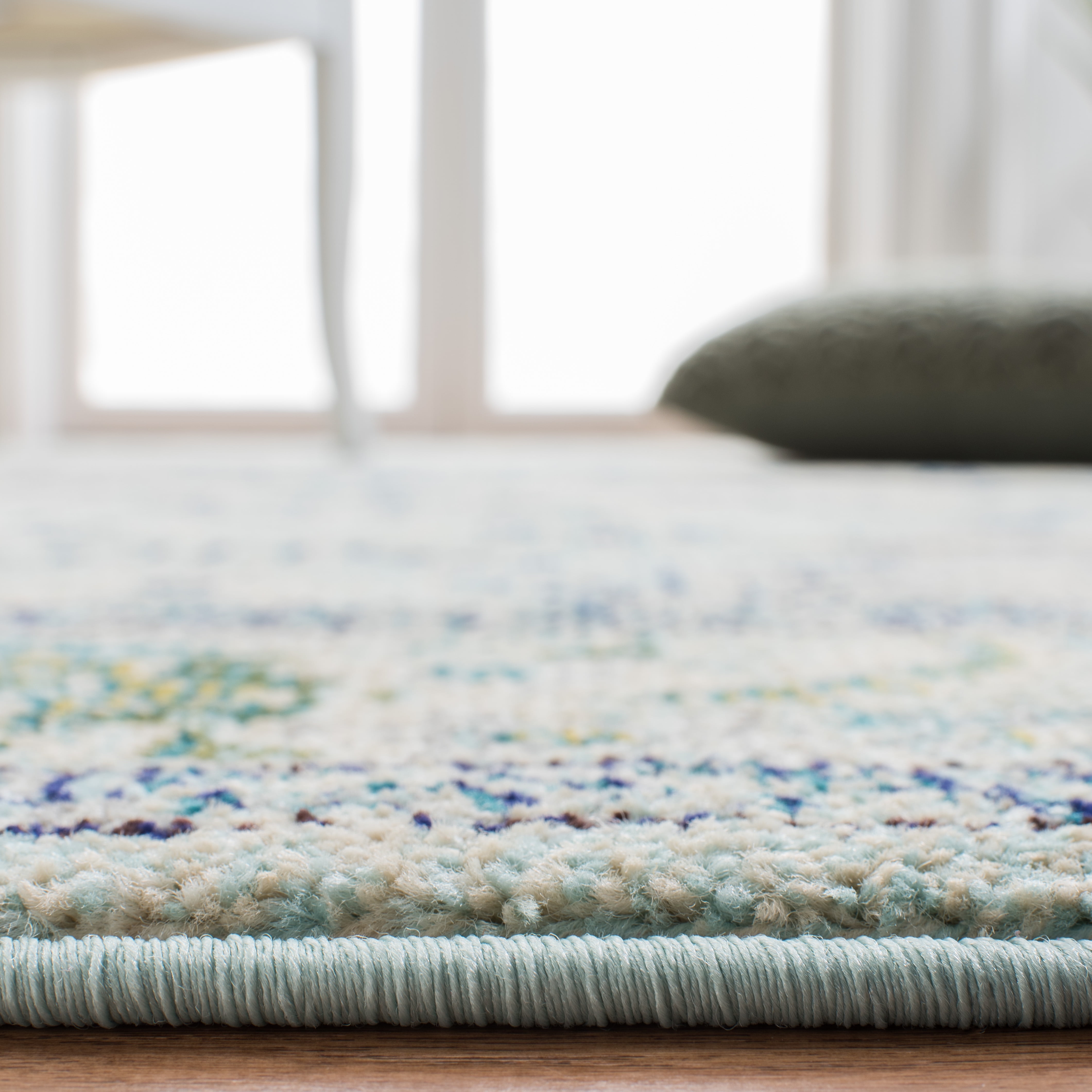 SAFAVIEH Monaco Toria Traditional Area Rug, Light Blue/Ivory, 9' X 12' - Large - Traditional Design, Light Blue & Ivory, Ideal for Living Room, Bedroom, Dining Space