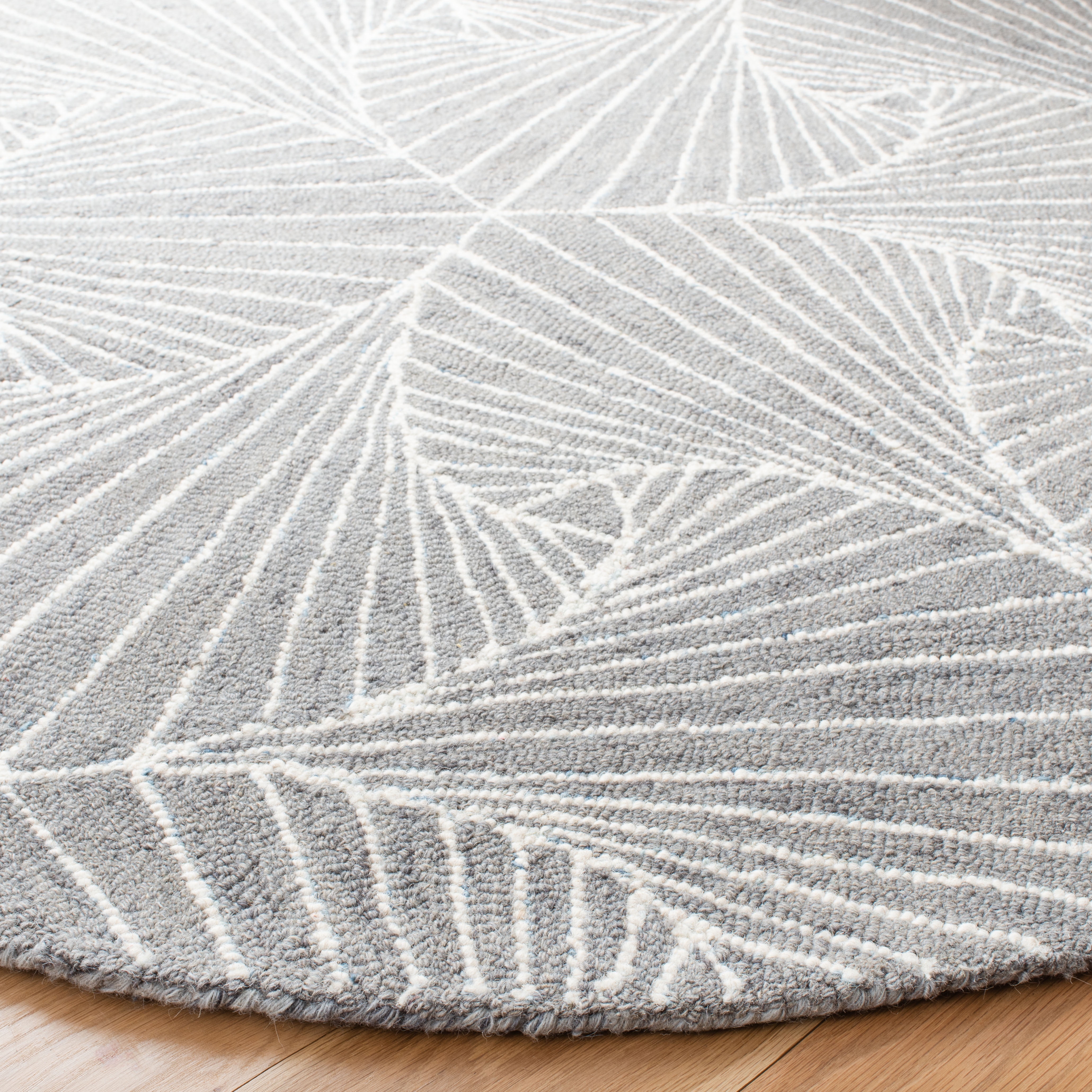 SAFAVIEH Micro-Loop Carver Geometric Area Rug, Grey/Ivory, 5' x 5' Round