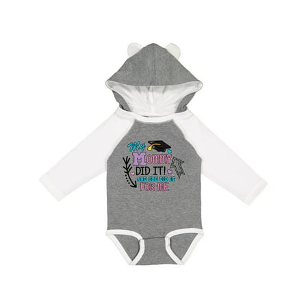 

Inktastic My Mommy Did It and She Did it For Me with Graduation Cap Gift Baby Girl Long Sleeve Bodysuit