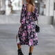 thumbnail image 4 of Vestido estampado de mujer Manga larga Cuello en V Espalda semiabierta Dobladillo dividido Elegante Otoño Invierno Vestido casual de mujer Flor roja rosa en negro L, 4 of 6