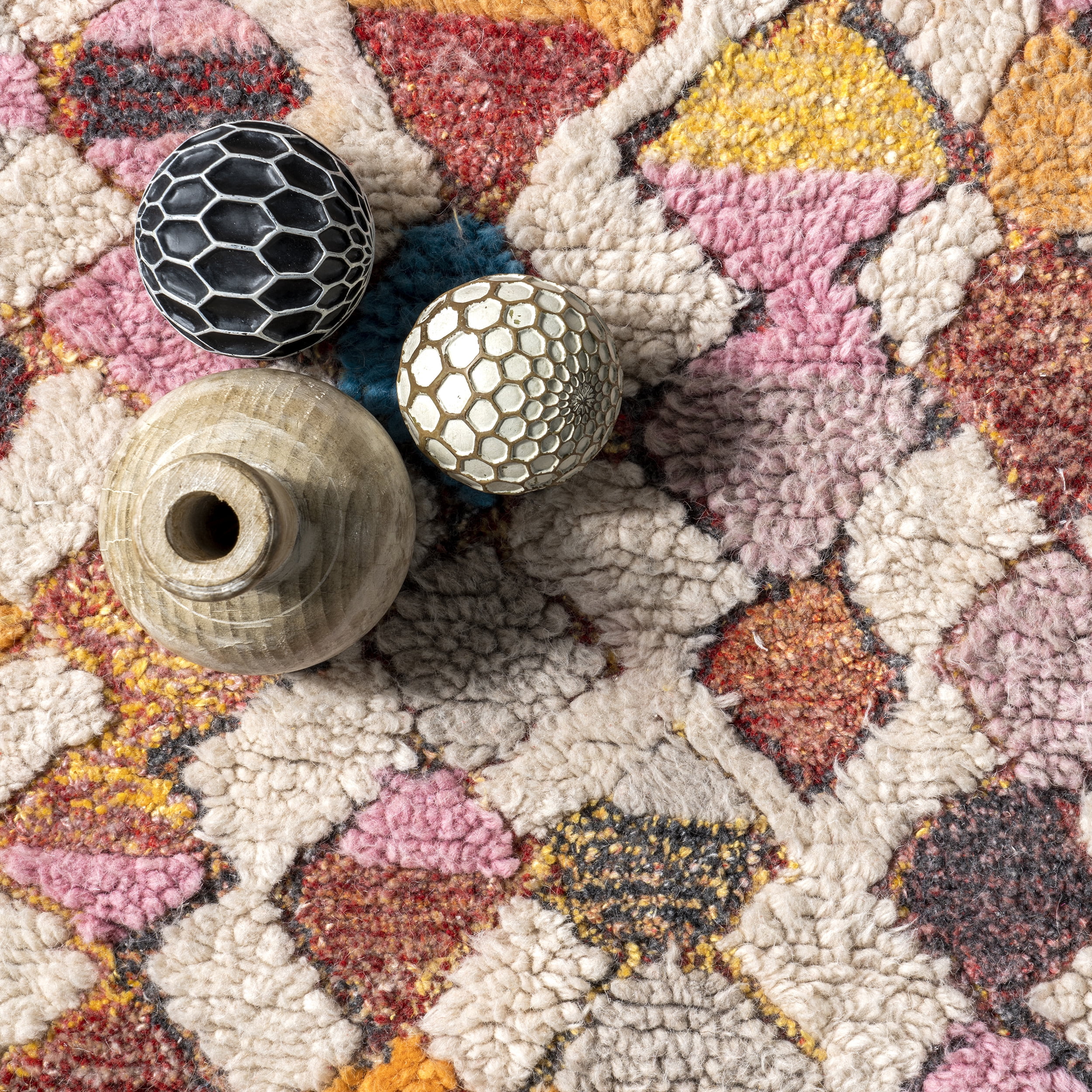 nuLOOM Hand Tufted Moroccan Helaine Shaggy Area Rug, 2' 6" x 8', Multi