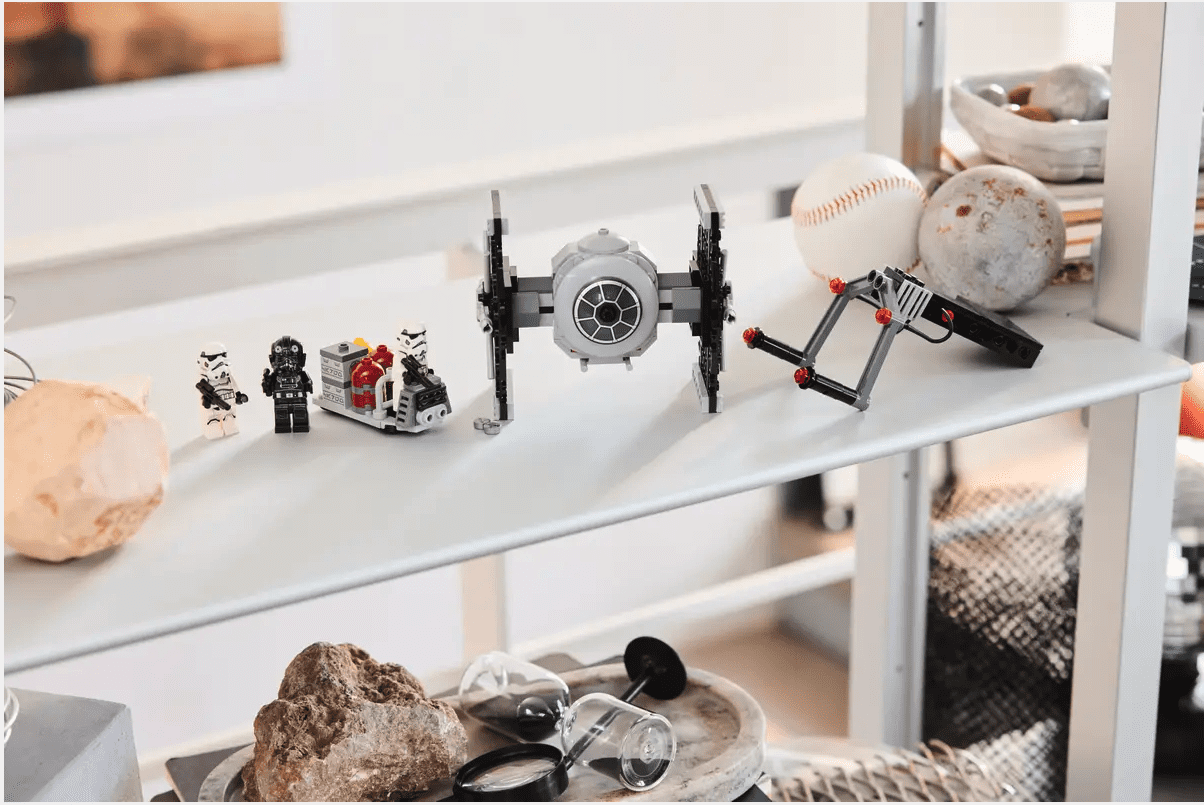LEGO 40771 Star Wars TIE Fighter with Imperial Hangar Rack