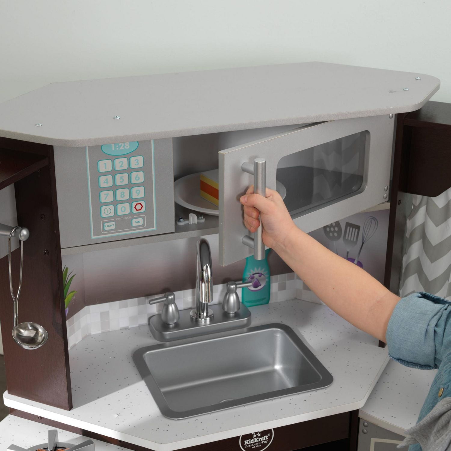 KidKraft Cuisine enfant en bois Ultimate Corner Play Kitchen avec sons et lumières