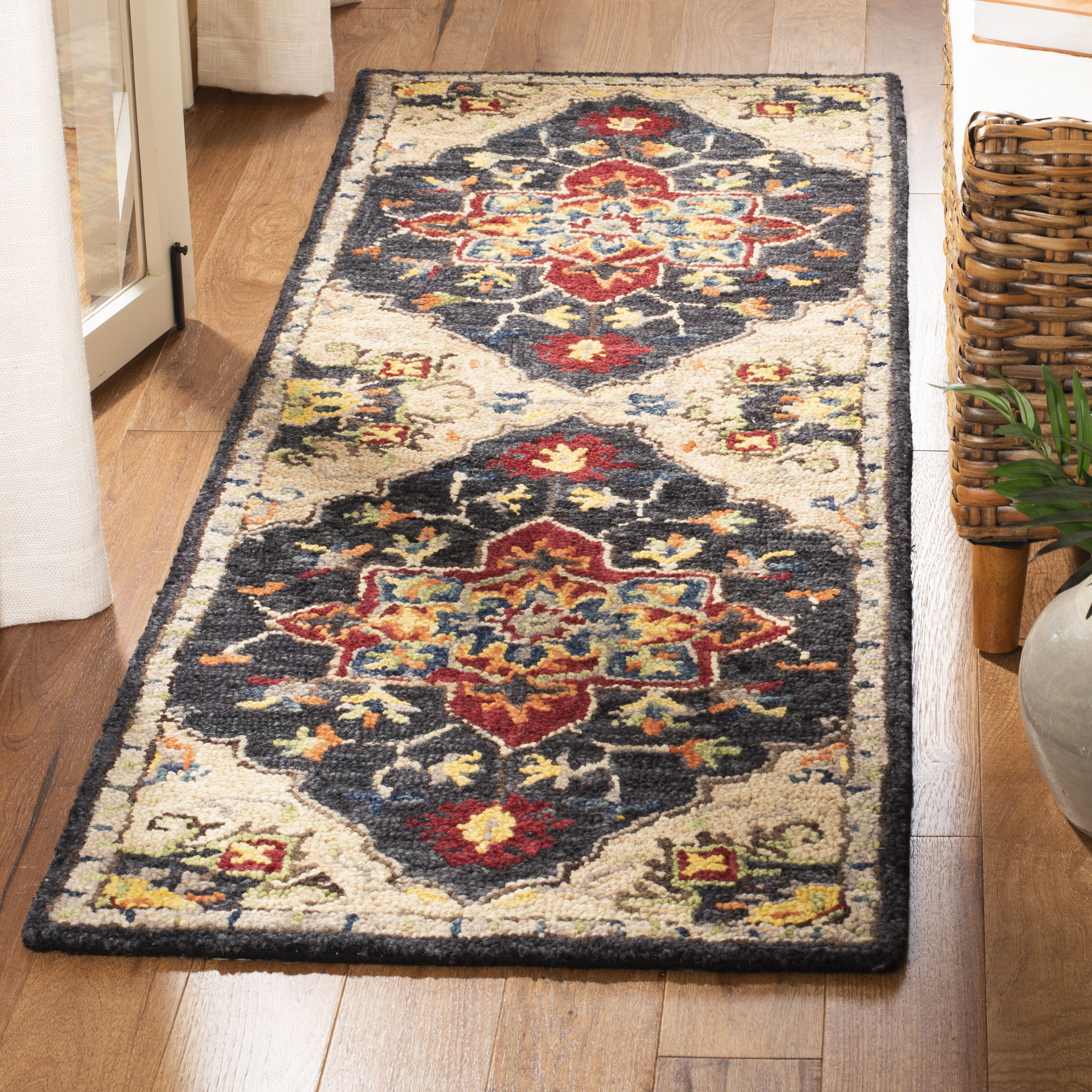 SAFAVIEH Aspen Ellie Floral Bordered Wool Runner Rug, Charcoal/Cream, 2'3" x 13'