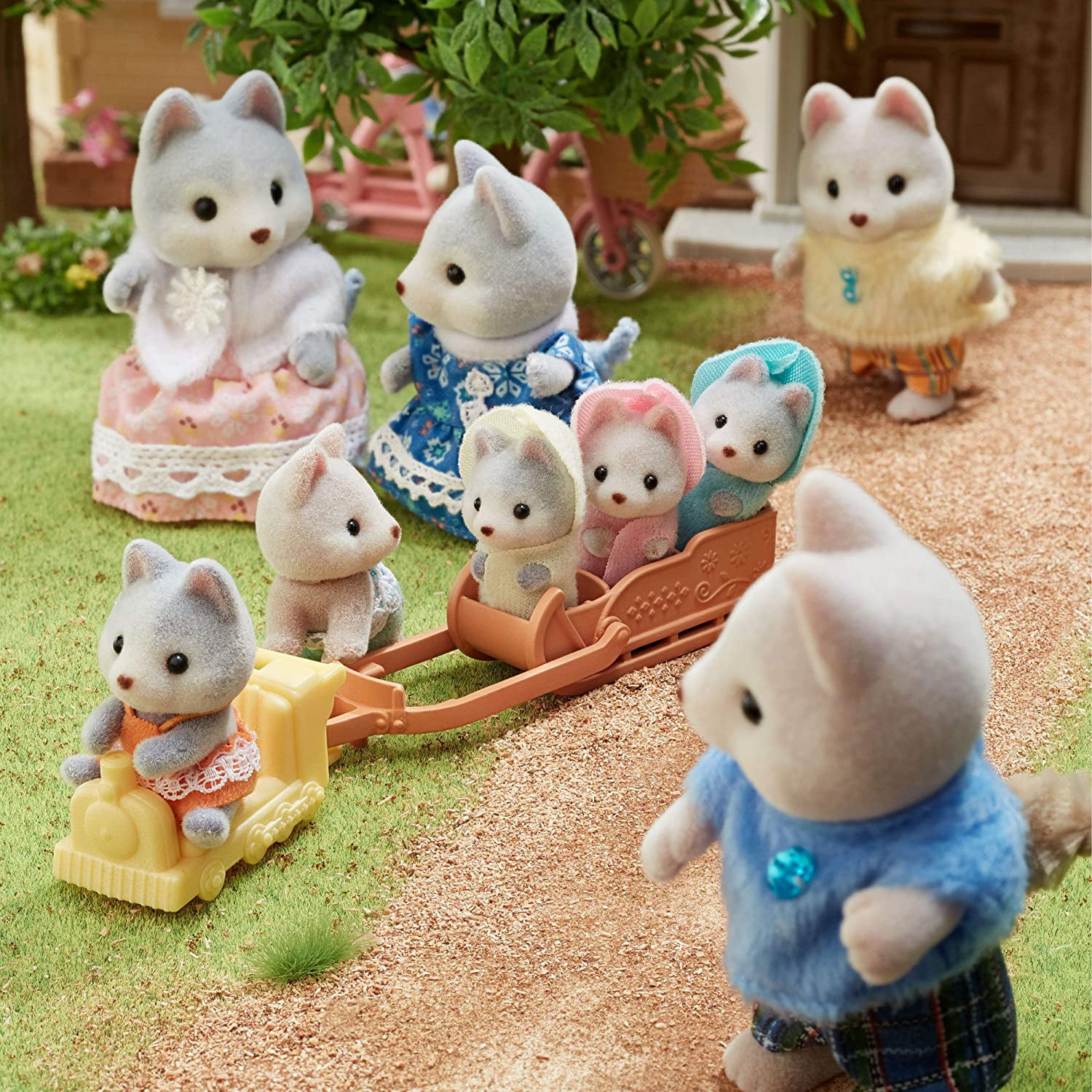 Calico Critters Husky Family, Set of 5 Collectible Doll Figures