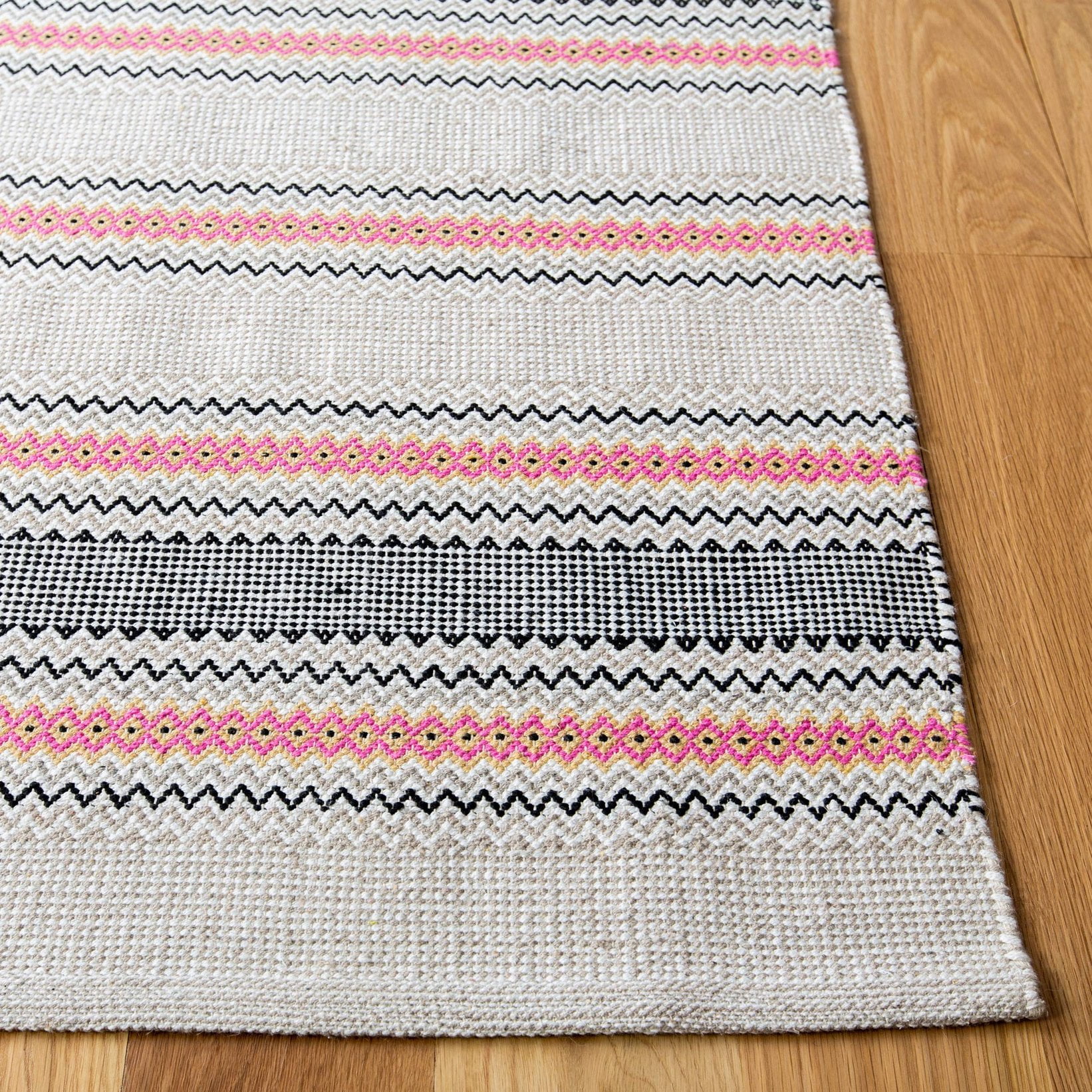 SAFAVIEH Montauk Spots Geometric Striped Cotton Area Rug, Pink/Beige, 6' x 9'