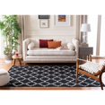 thumbnail image 3 of Safavieh Dhurries 2'6" X 8' Hand Woven Flat Weave Wool Rug, 3 of 4