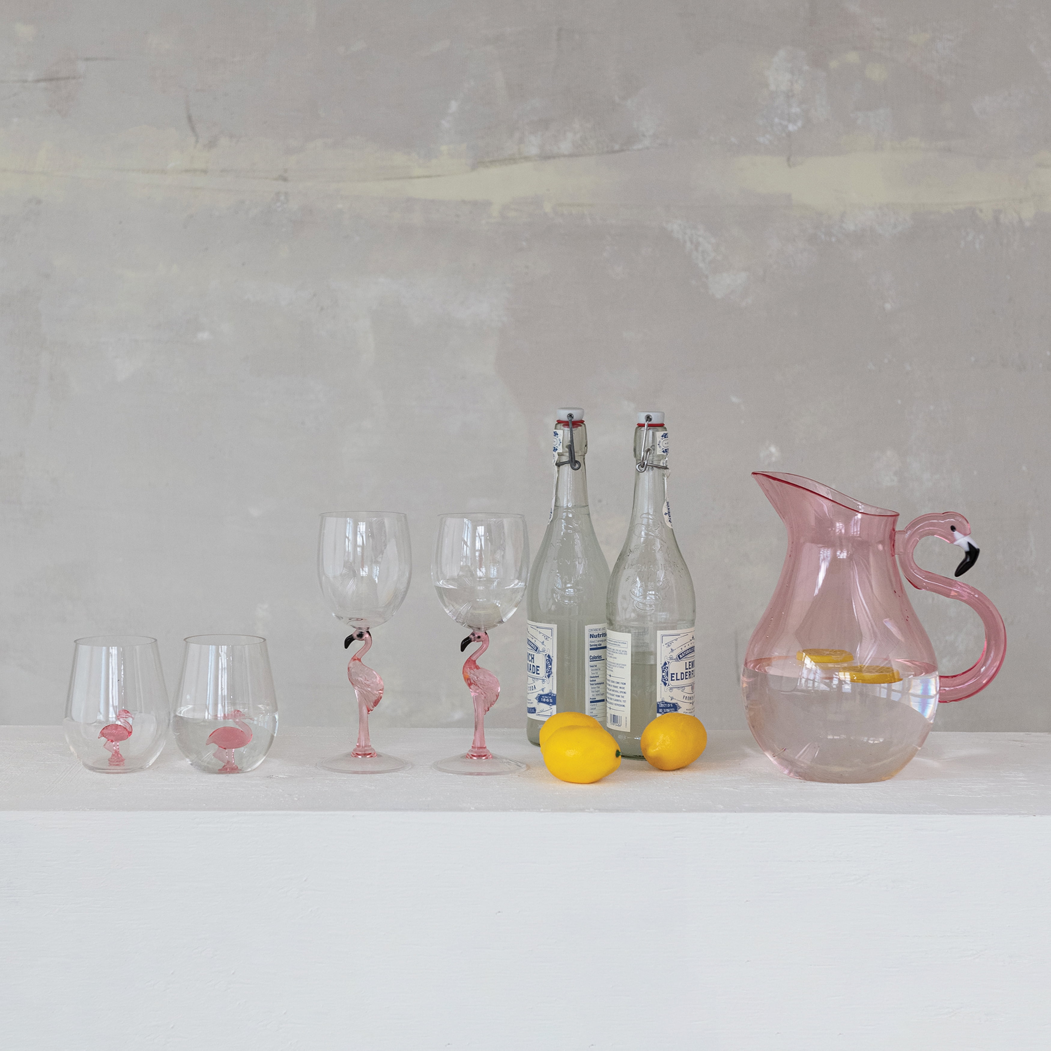 Creative Co-Op 2.5-Quart Acrylic Pitcher with Flamingo Handle, Pink