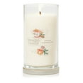 thumbnail image 4 of Yankee Candle Signature Medium 2-Wick Candle, London Christmas Tea, 14.25 oz, 4 of 5