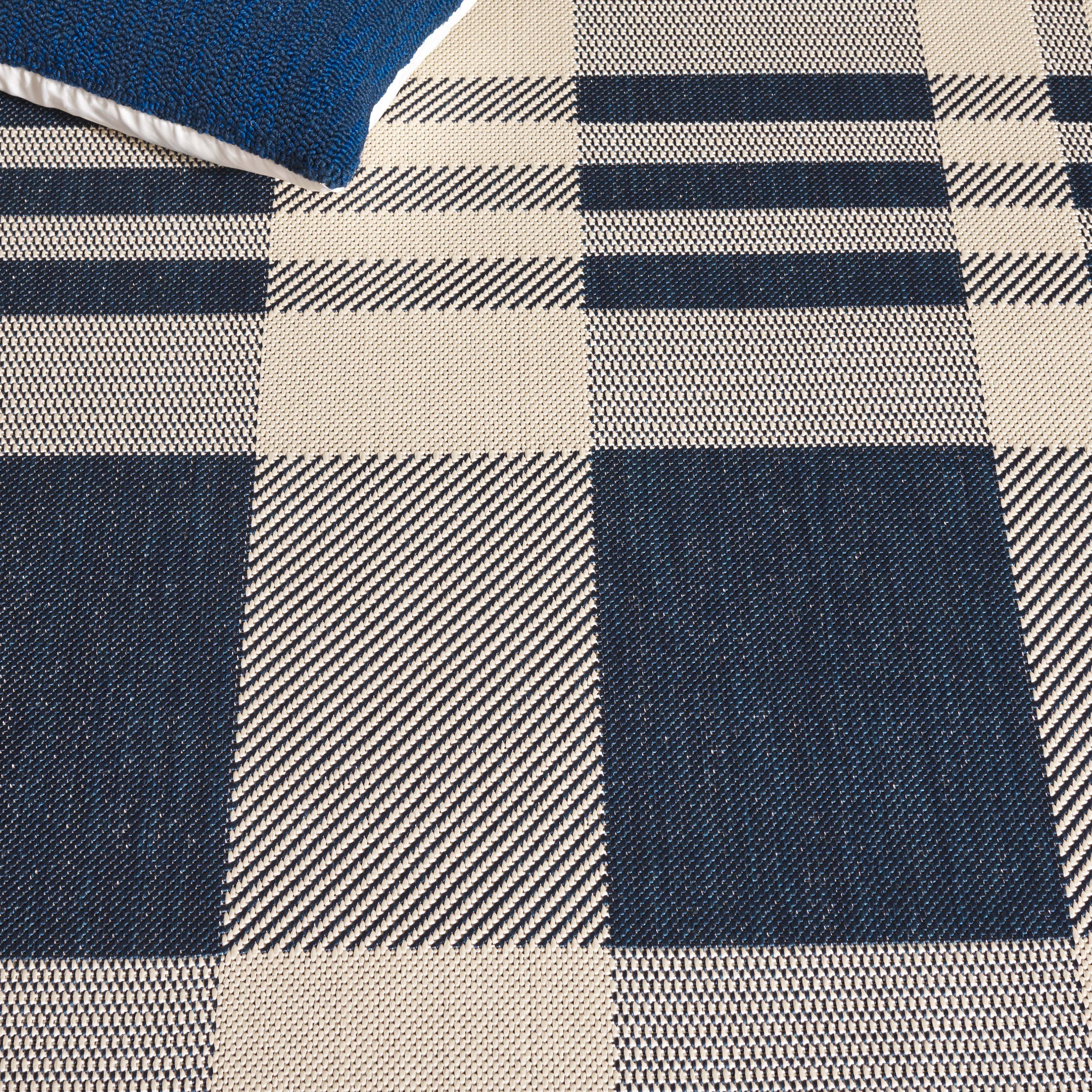 Safavieh Courtyard Benjamin Plaid Indoor/Outdoor Area Rug, Navy/Beige, 6'7" x 6'7" Square