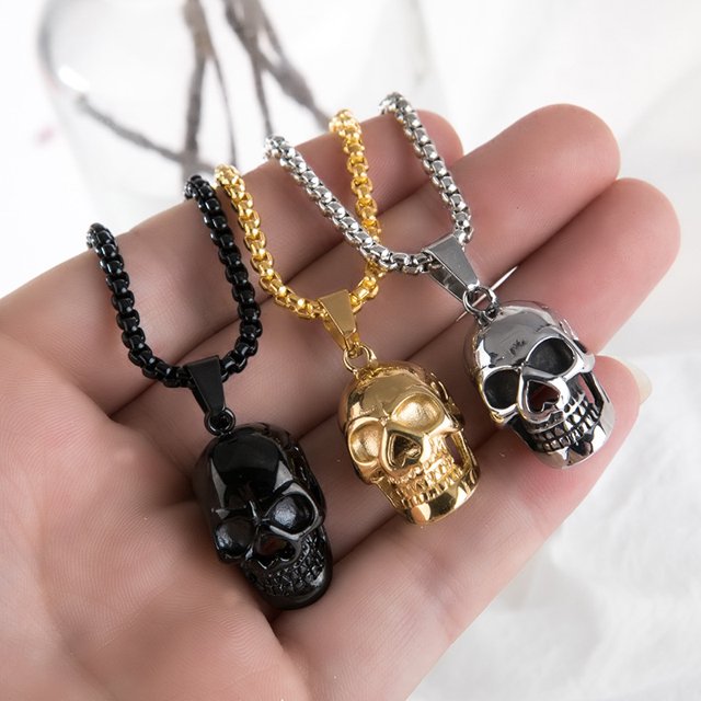 Collar Hombre ShuxiuWang Cadena con Dije de Calavera Acero Inoxidable Baño de Oro 18k