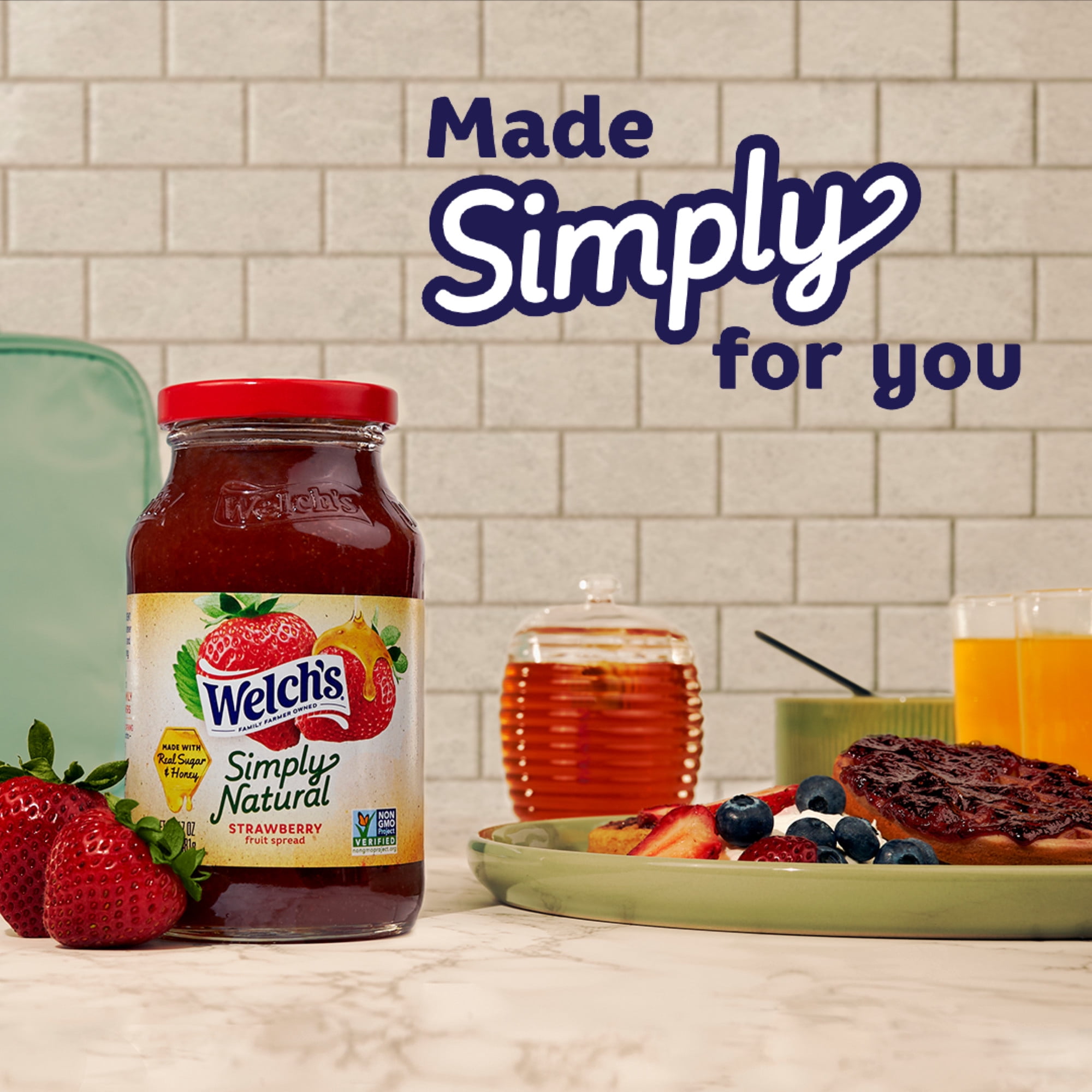 Welch's Simply Natural Strawberry Spread, 27 oz Jar