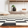 thumbnail image 4 of SAFAVIEH Martha Stewart Chelsea Checkered Area Rug, Black/Beige, 3' x 5', 4 of 7
