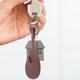 thumbnail image 3 of unbranded Bolsa Para Púas Y Capo De Guitarra En Cuero PU Café Con Resistente Y Portabilidad, 3 of 7