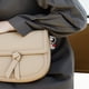 thumbnail image 2 of KAKOWELY Llavero de graduación, llavero único, llavero de graduación, elegante llavero de aleación de zinc, llavero de temporada de graduación., 2 of 4