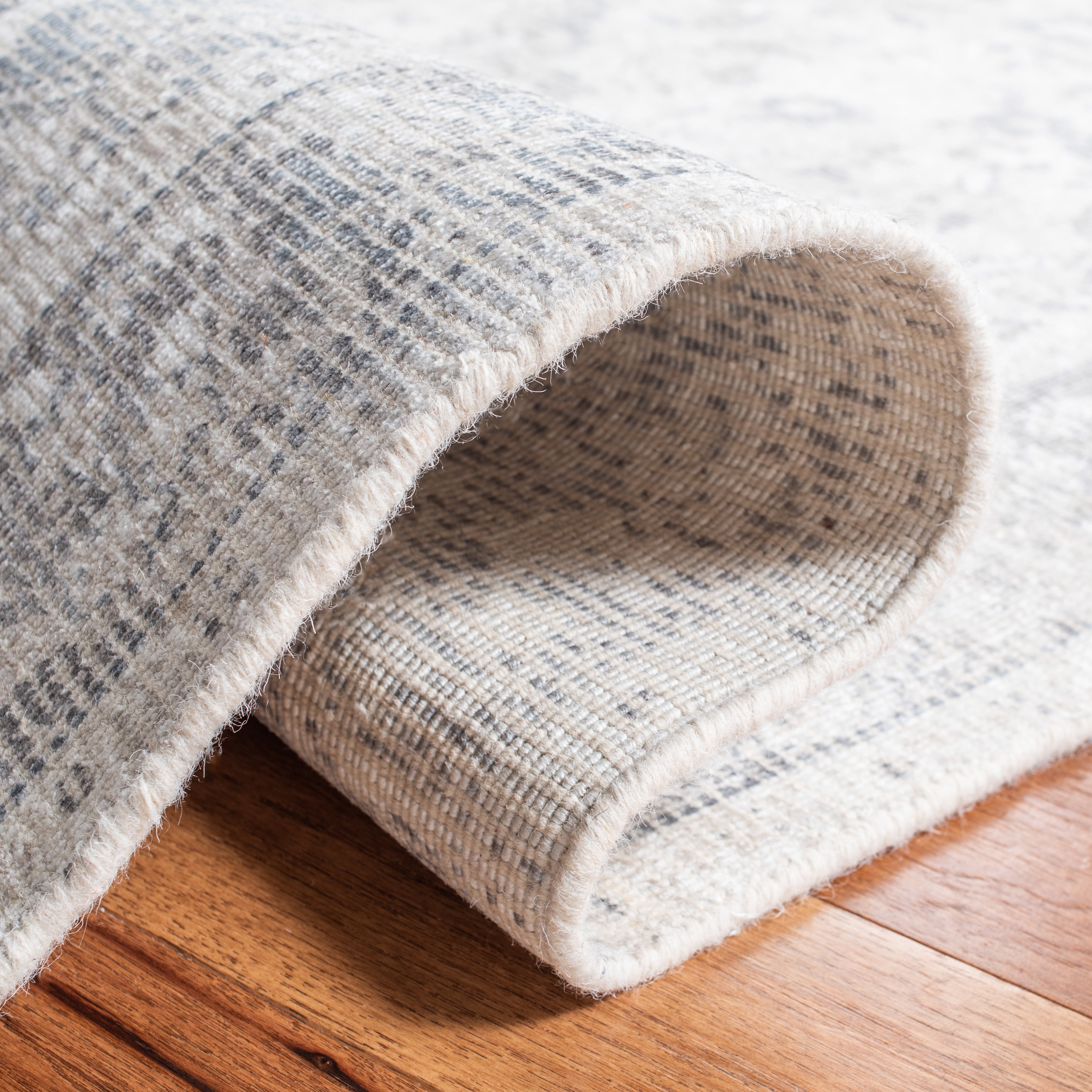 SAFAVIEH Restoration Vintage April Medallion Area Rug, Grey/Ivory, 6' x 6' Square