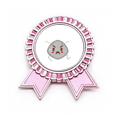 thumbnail image 1 of Disimula la mirada. Insignia broche Medalla rosa premiada, 1 of 3