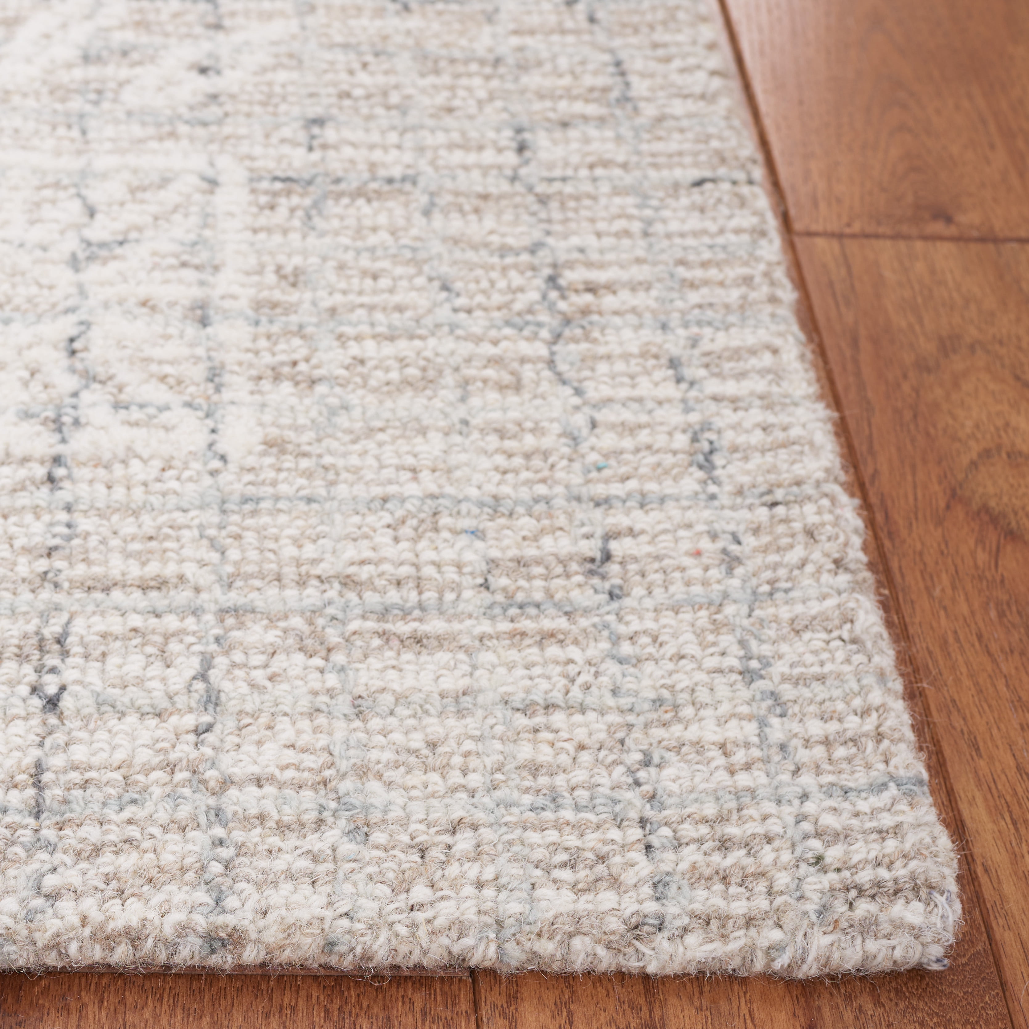 SAFAVIEH Metro Yolonda Distressed Area Rug, Beige/Ivory, 3' x 5'