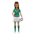 thumbnail image 2 of Muñeca Barbie Profesiones Jugadora de Fútbol Playera Verde, 2 of 4