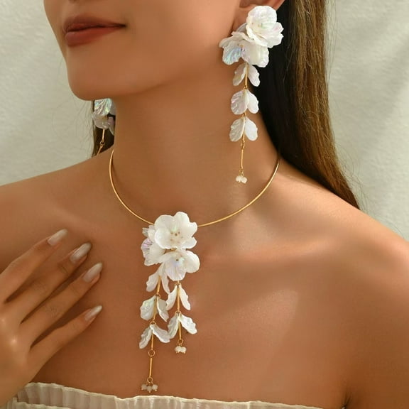 Fashionable garland necklace, earring set, suitable for banquets, parties, holiday celebrations, gifts, etc., specially designed for women.