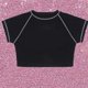thumbnail image 3 of Camiseta corta con cuello redondo y mangas cortas con estampado de letras de mariposas Camiseta corta con estampado de letras de mariposas Diseño de última generación, 3 of 7