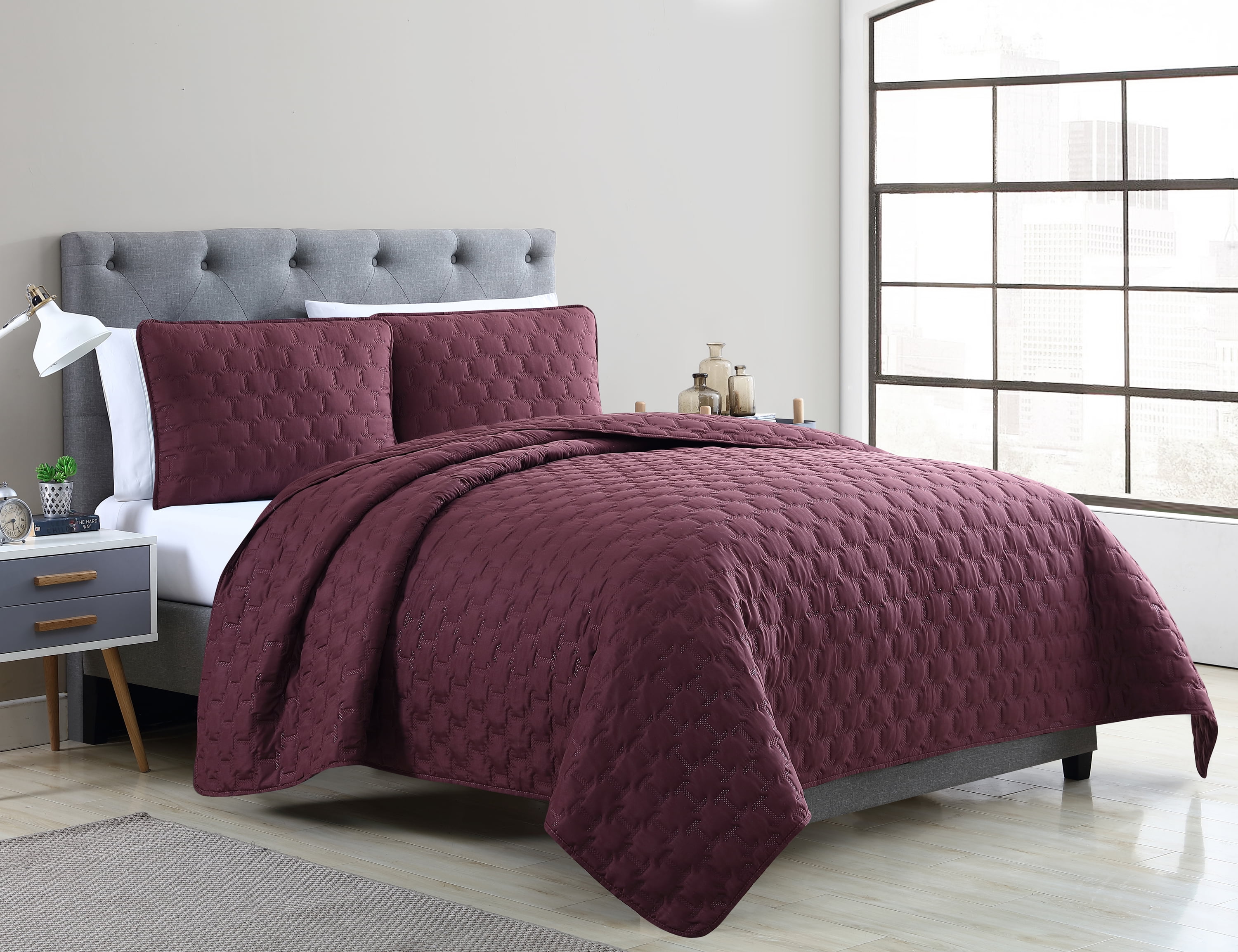 VCNY Home Maxwell Solid Pinsonic King Quilt Set, Burgundy