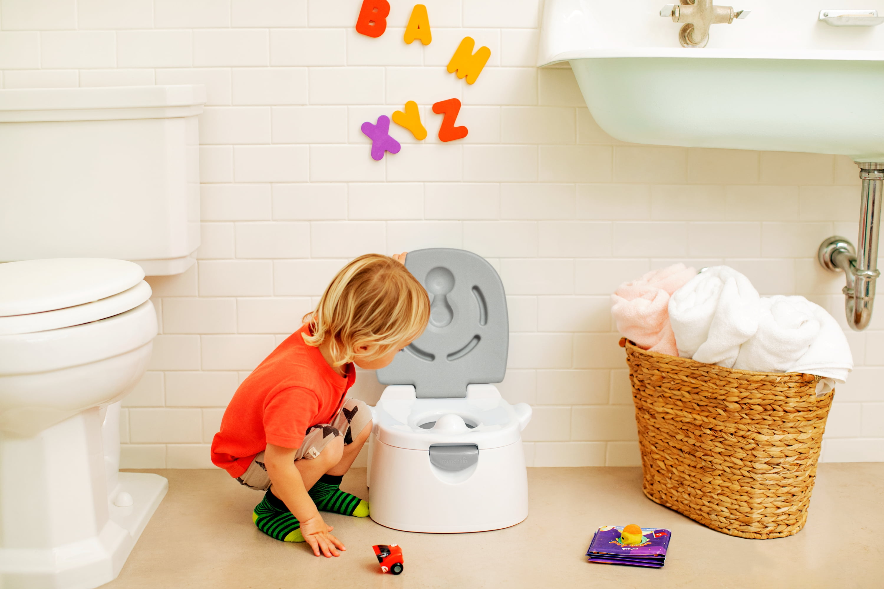 Munchkin Multi-Stage 3-in-1 Toddler Potty Seat, Trainer Ring, and Step Stool, White