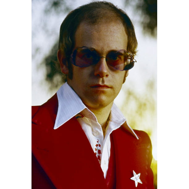 tidsskrift jordskælv Kakadu Elton John in classic sunglasses red jacket 24x36 Poster - Walmart.com