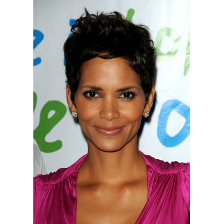 Halle Berry At Arrivals For Silver Rose Gala And Auction Beverly Hills Hotel And Bungalows Beverly Hills Ca April 17 2011 Photo By Dee CerconeEverett Collection