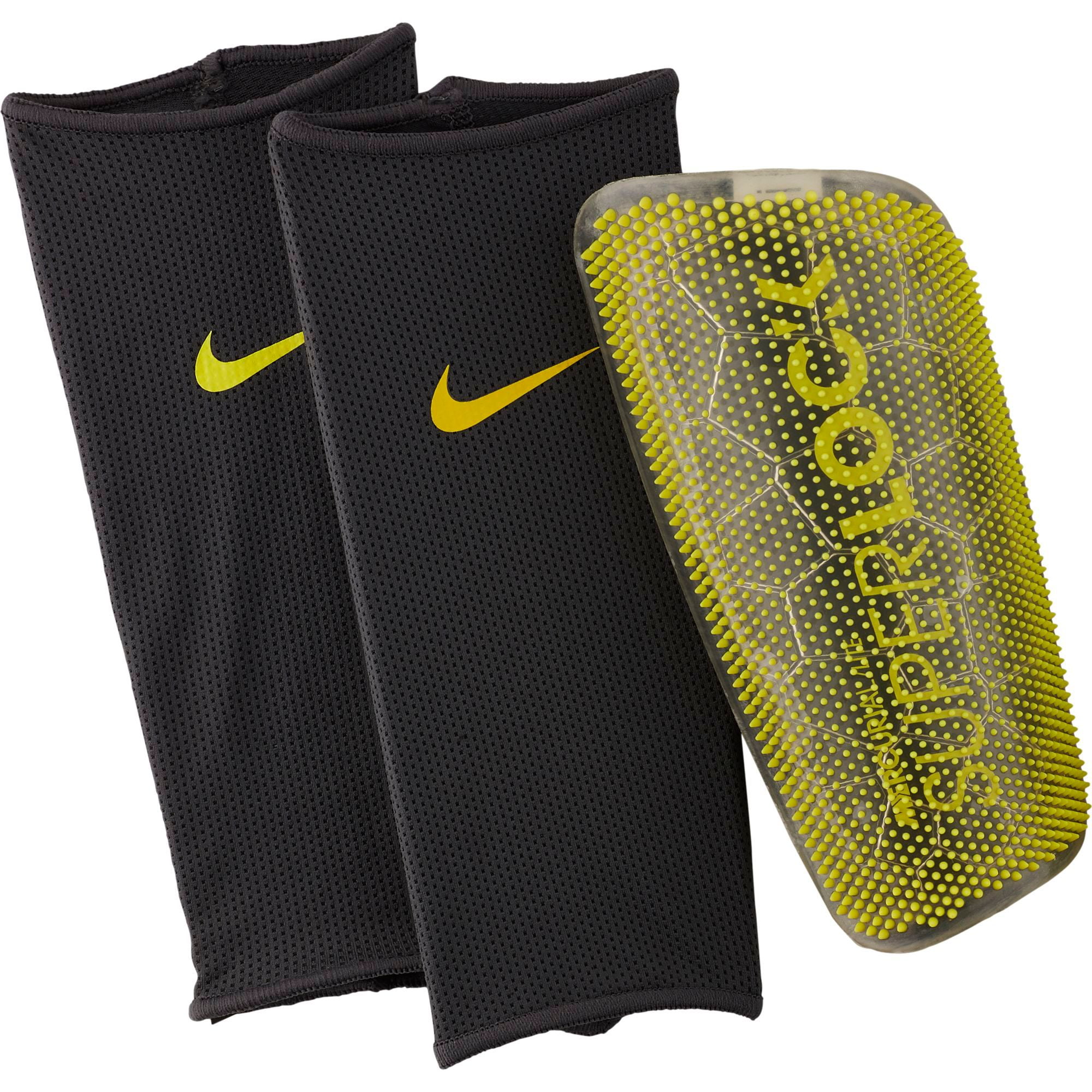 Nike Adult Lite SuperLock Soccer Guards -